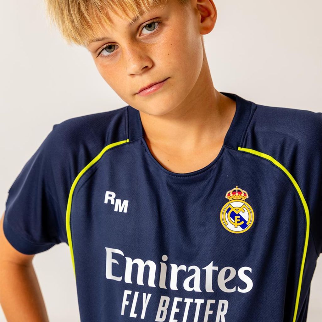 Tenue extérieure Real Madrid 25/26 pour enfants - taille Image du produit 