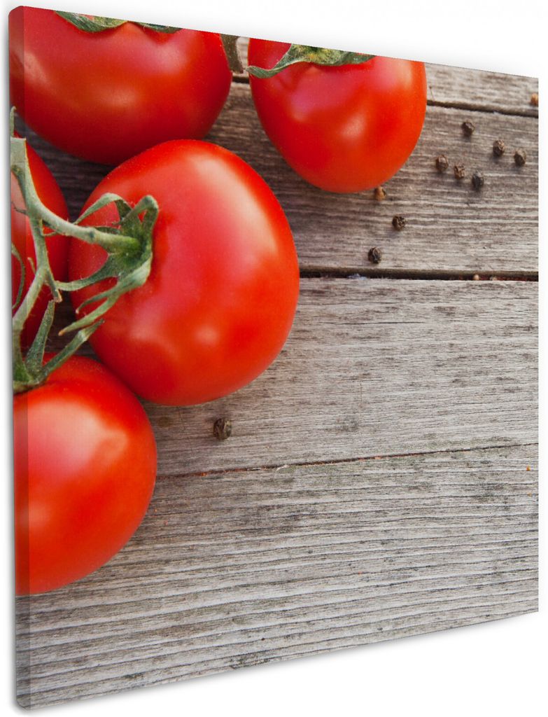Wallario Premium Leinwandbild Tomaten und Gewürze auf altem Holztisch in Größe 50 x 50 cm