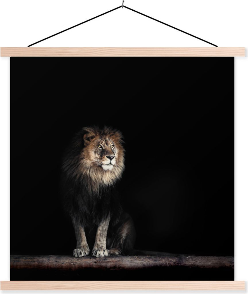 MuchoWow Textilposter Löwe - Licht - Porträt 120x120 cm mit holzfarbenen Rahmen - Textil-Poster