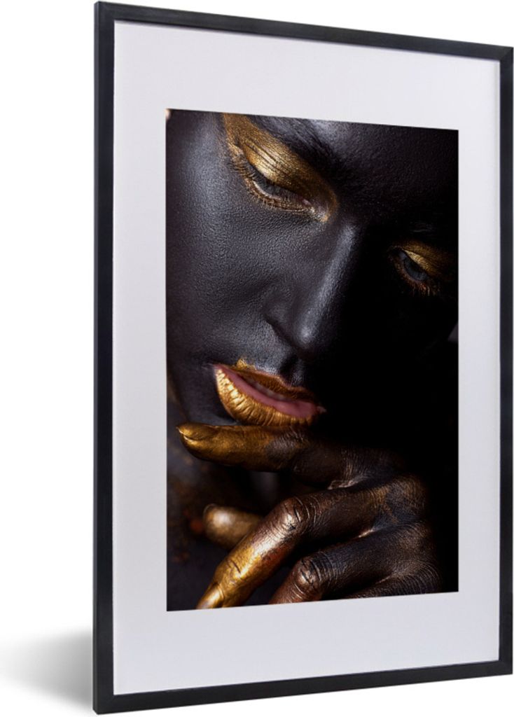 MuchoWow Gerahmtes Poster Frau - Gold - Schwarz 40x60 cm - Poster mit Schwarzem Bilderrahmen Wandposter Rahmen Foto Bilder - Poster in Rahmen