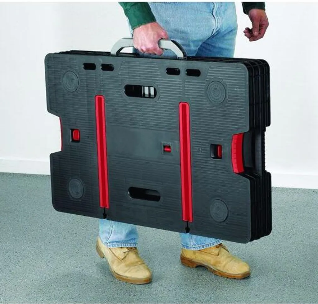 Établi de travail pliable KETER idéal pour petits espaces et chantiers