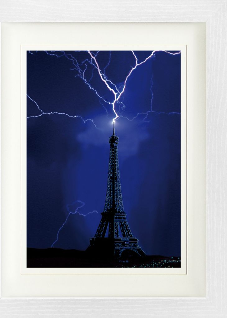Eiffelturm Gerahmtes Bild Mit Edlem Passepartout | Wand-Bilder | Im Bilderrahmen - Blitzeinschlag Im Jahr 1902 (40 x 30 cm)