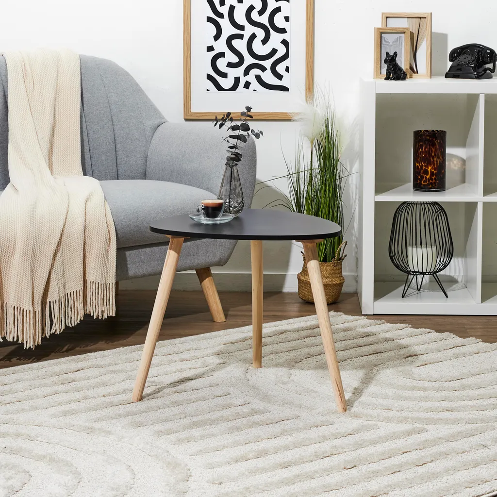 Petite Table Basse Shelly Noire : Bout de Canapé Design et Fonctionnel