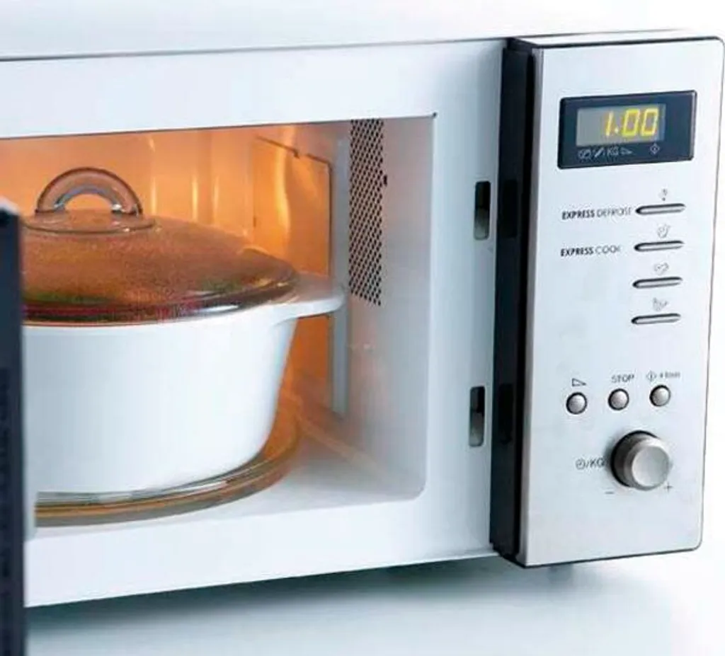 Pyrex Essentials Plat à Four avec Couvercle en Verre Borosilicate 2,1L - 11