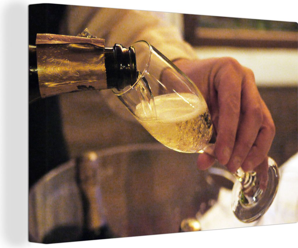 OneMillionCanvasses - Leinwandbilder - 140x90 cm, Ein Kellner füllt ein Glas mit Champagner, Wandbilder Kunstdruck Wanddekoration - Foto auf Lei...