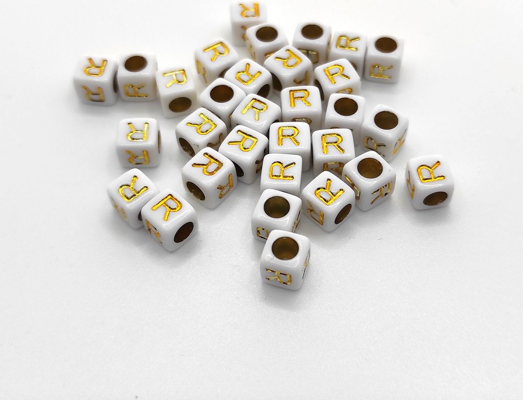 Buchstaben Perlen, 30 Stück, 6x6 mm, weiß mit gold, eckig, Produktbild 