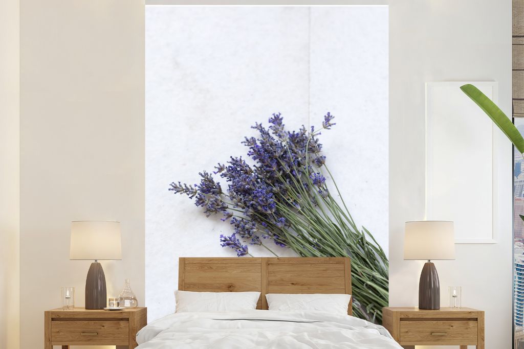 MuchoWow Fototapete für Wohnzimmer oder Schlafzimmer Wandtapete Vinyl Motivtapete Geernteter medizinischer Lavendel auf Marmor - 145x220 cm - Wa...