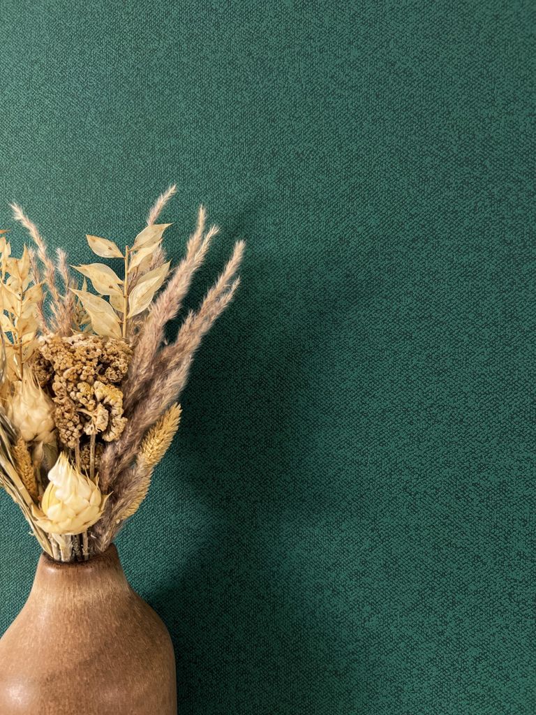 NEWROOM Tapete Grün Vliestapete Unifarbe - Universal Modern Dunkelgrün Waldgrün Struktur Stoffoptik Einfarbig Uni Textil-Optik
