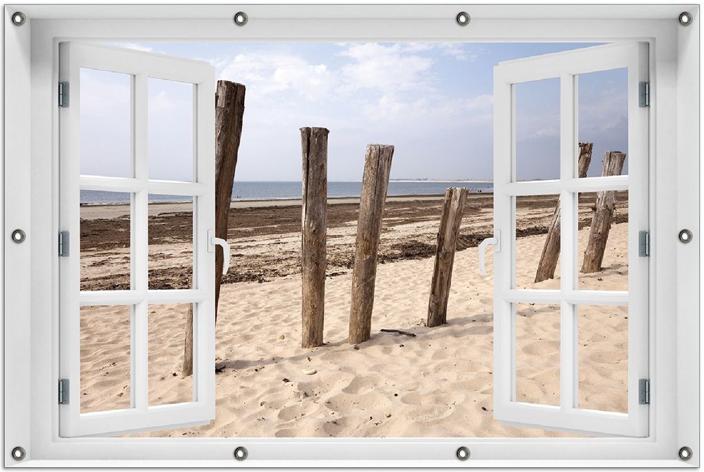 Wallario Outdoor-Poster für Garten oder Balkon 100 x 150 cm: Sandstrand mit Holzpfählen am Atlantischen Ozean