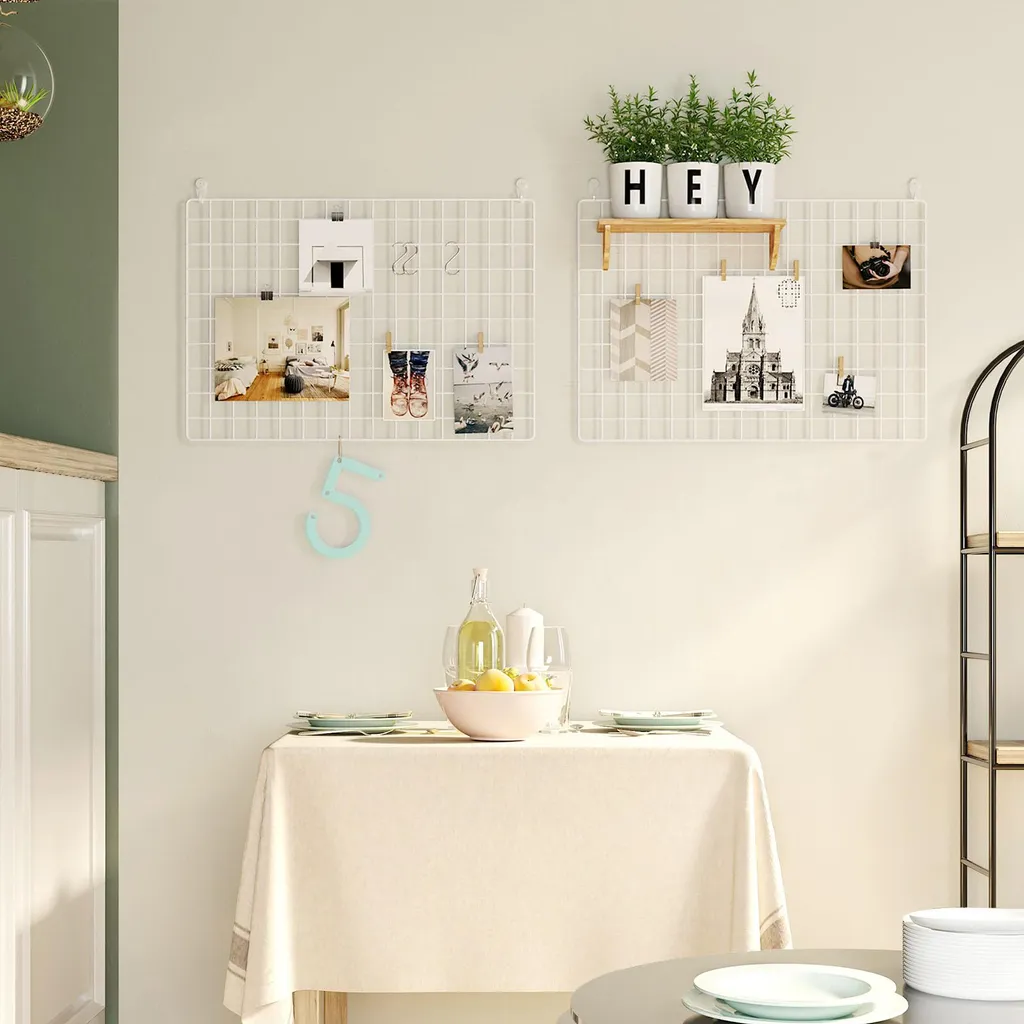 Cloison modulaire blanche multifonctionnelle avec accessoires de rangement