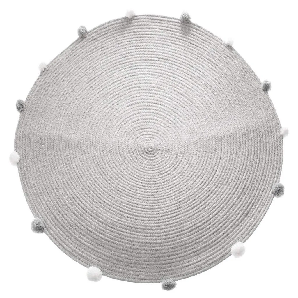 Tapis enfant gris 90 cm pompons : Fini le sol froid dans la chambre bébé