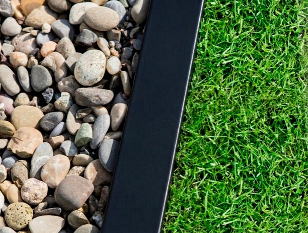Schwarzes Übersteckprofil für Randsteine 100 x 6,2 x 6 cm Produktbild 