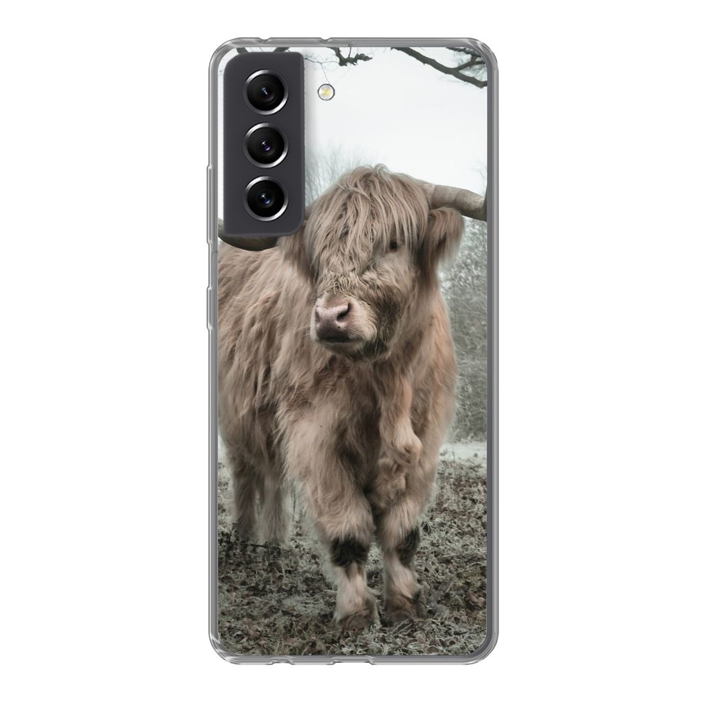 MuchoWow Handyhülle Schutzhülle Hülle für Samsung Galaxy S21 FE Schottische Highlander - Natur - Herbst - Tiere - Wildtiere - Wald Silikon So...