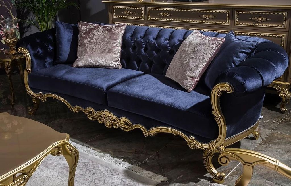 Casa Padrino Luxus Barock Samt Sofa Royalblau / Gold 240 x 82 x H. 83 cm - Prunkvolles Wohnzimmer Sofa mit dekorativen Kissen - Wohnzimmer Möbel i...