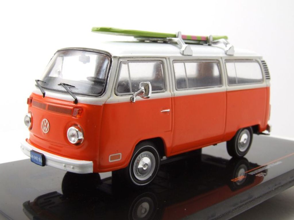 VW T2 Bus 1975 orange mit Surfbrett Modellauto 1:43 ixo models
