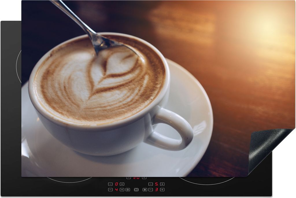 KitchenYeah Herdabdeckplatte Ein Löffel rührt durch den Schaum einer Tasse Kaffee , 81x52cm, Küche Deko, Glaskeramikkochfeld Herdabdeckung, Ab...