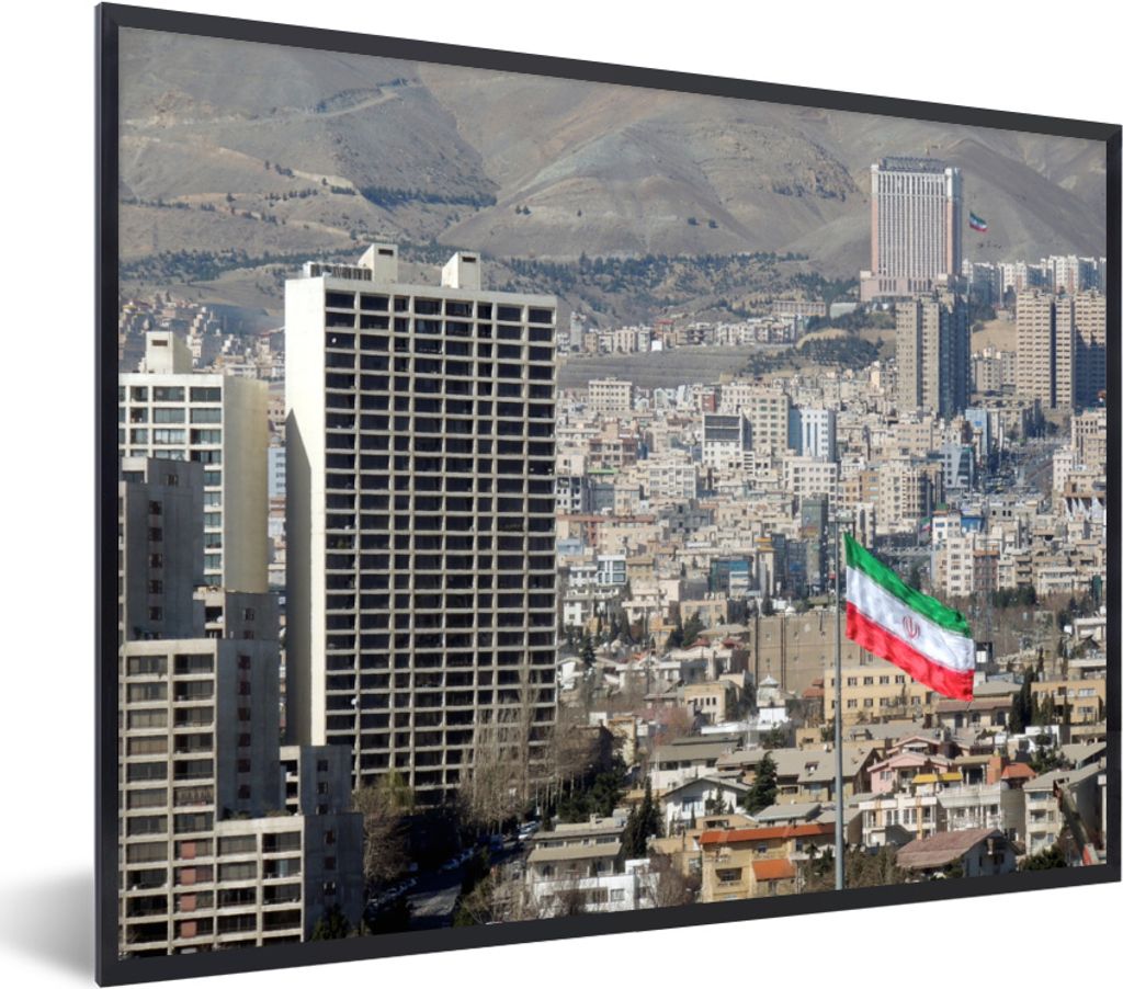 MuchoWow MuchoWow Gerahmtes Poster Gebäude mit iranischer Flagge in Teheran 80x60 cm - Poster mit zchwarzem Bilderrahmen - Schwarzem - Mit Ges...