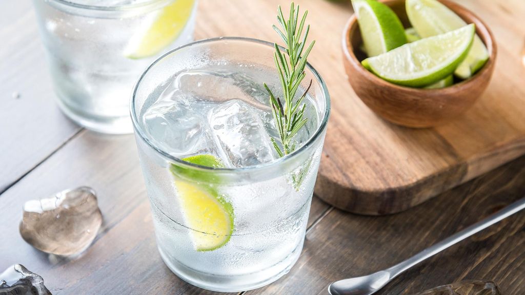 Jochen Schweizer Gin Tasting Dortmund; Erlebnis verschenken oder selbst erleben; Gutschein gültig für 1 Person Gruppengröße: 14-24 Personen