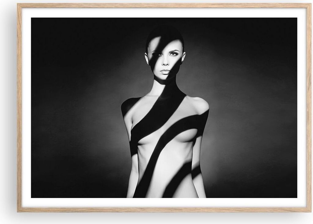 Gerahmtes Poster - Rahmen in heller Eiche - Nackt Frau Fotografie - 100x70 cm - Wand Bild - Wanddeko - Wandbilder - Wandposter - Bilderrahmen - Bil...