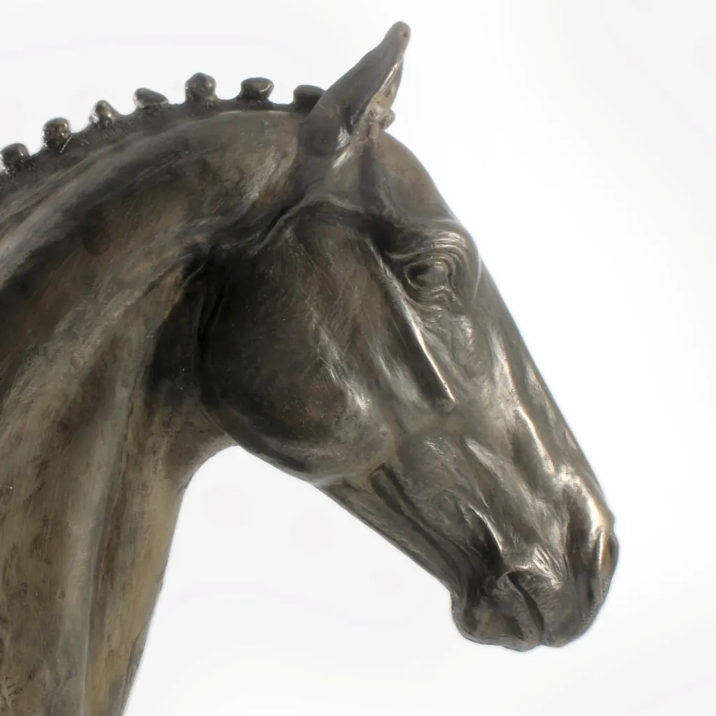 Buste de Cheval Hanovrien - Sculpture Décorative de Luxe avec Socle Pierre - 4