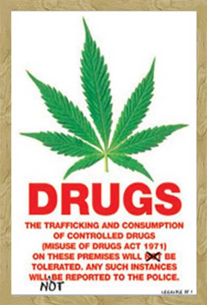 Déco murale poster Dope Drugs Notice encadré hêtre Shinsuke et vitre
