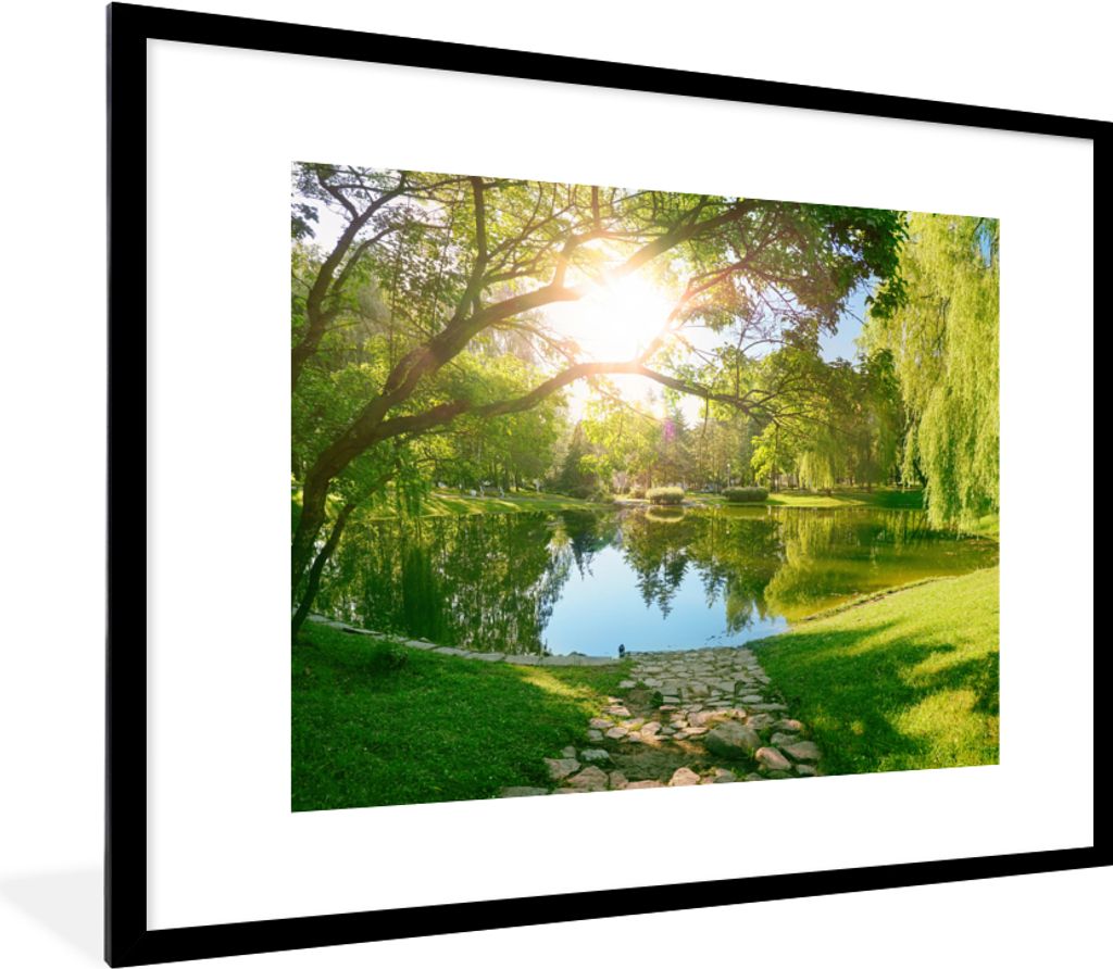 MuchoWow Gerahmtes Poster Bäume - See - Sonne - Gras - Natur 80x60 cm - Poster mit Schwarzem Bilderrahmen Wandposter Rahmen Foto Bilder - Schlaf...