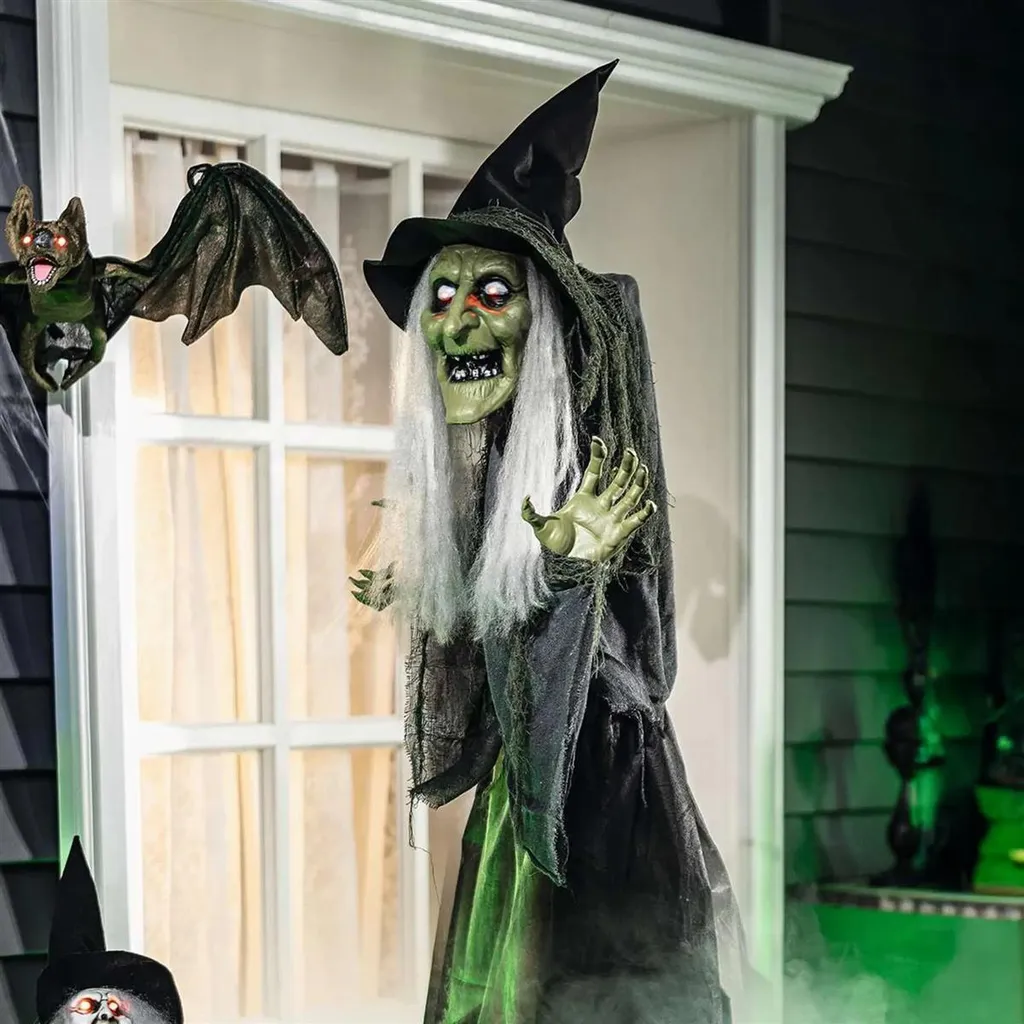Sorcière Halloween Animée 160 cm : Finies les Décorations Fixes et Ennuyeuses