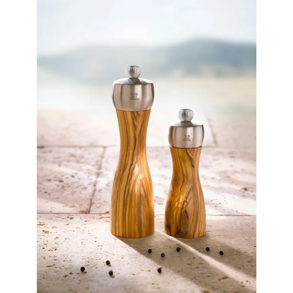 Peugeot Fidji - Macinasale e macinapepe in legno d'ulivo, 20 cm, set regalo con sale da 100 g