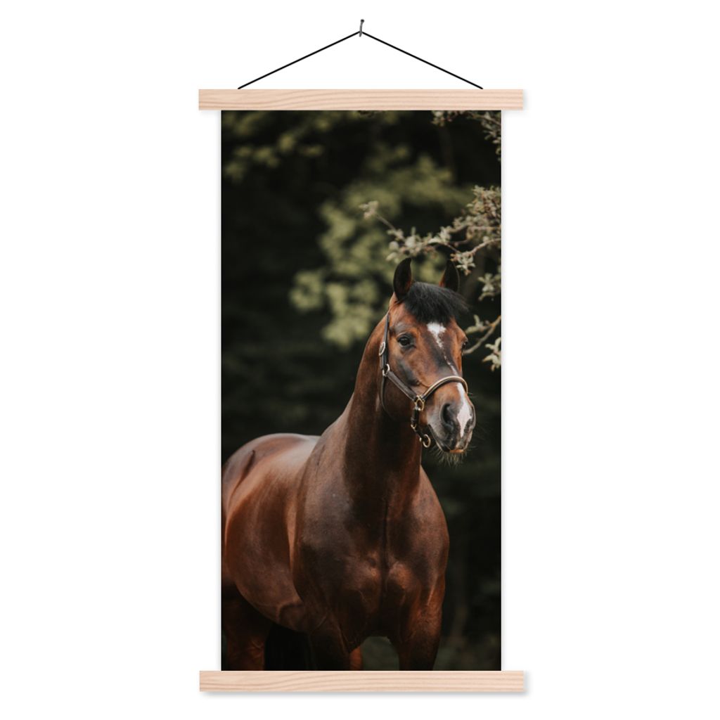 MuchoWow Textilposter Pferd - Äste - Porträt 60x120 cm mit holzfarbenen Rahmen - Holz