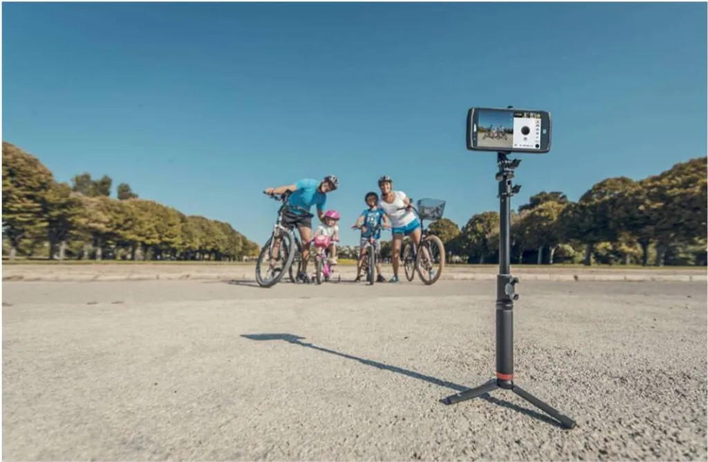 Perche selfie Crosscall X-STICK télécommande étanche noire - 12