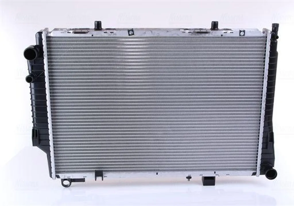 Radiateur de Refroidissement Moteur NISSENS 62765 Type Origine C180