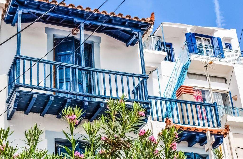 hansepuzzle 77959 - Skopelos Puzzle, 500 Teile, Gebäude, 46,0 x 30,0cm mit hochwertiger Aufbewahrung, Kartonbox und wiederverschließbarem Beutel