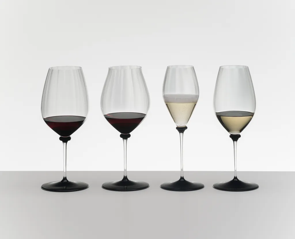 Riedel 488400N98 Fatto a Mano Performance Cabernet: Eleganza Nera