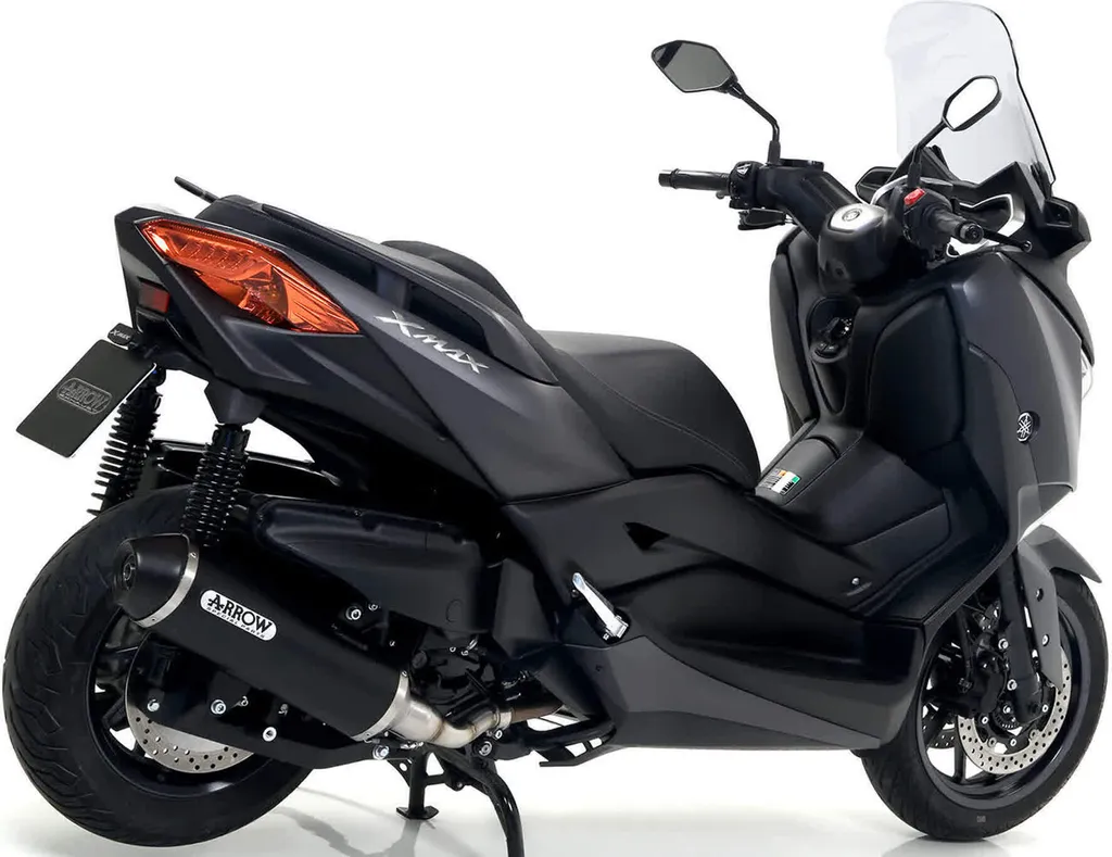 Réduisez le poids de votre Yamaha Xmax 400 avec le Silencieux Arrow Urban Dark