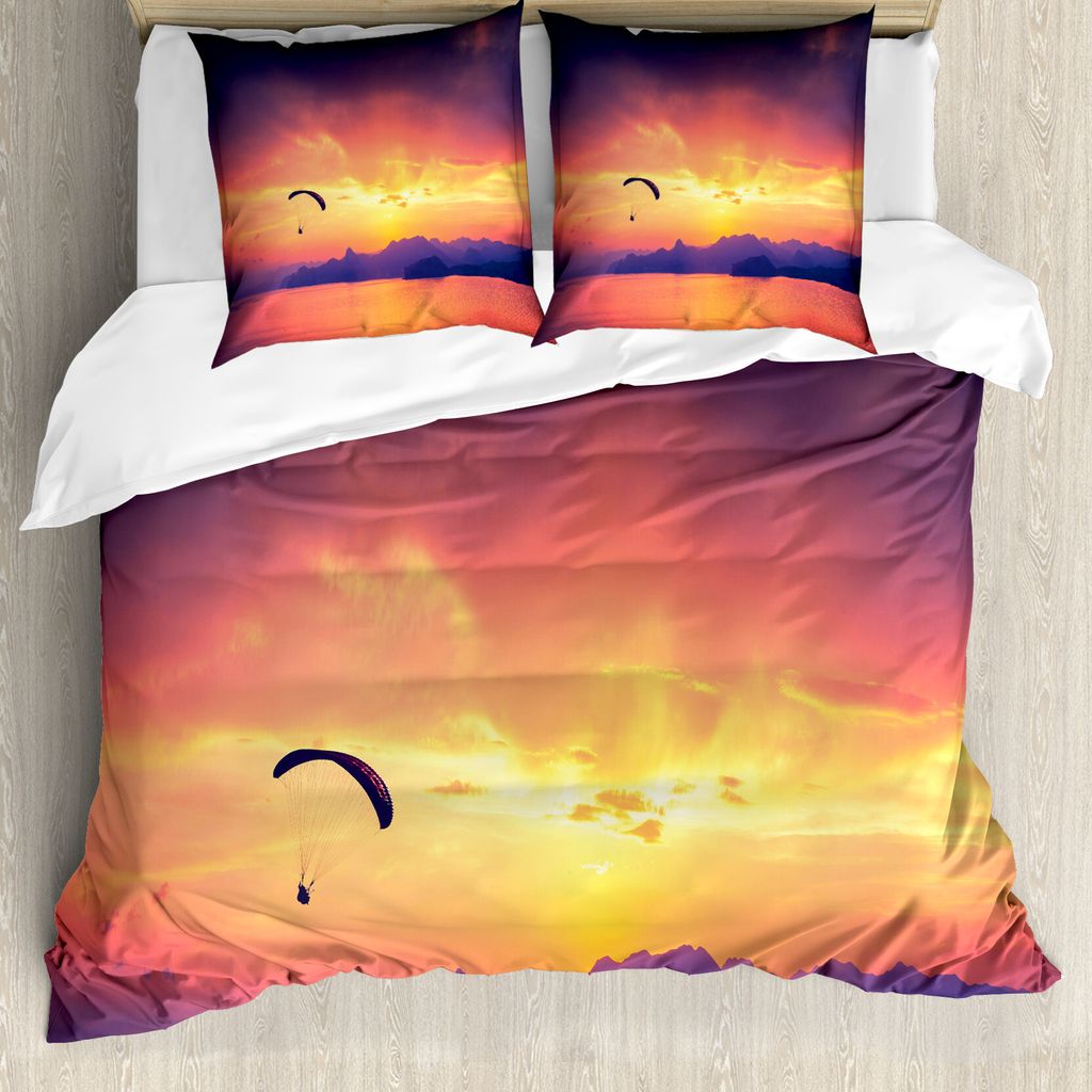 ABAKUHAUS Sport Bettbezug, Paragliding bei Sonnenuntergang, Milbensicher Allergiker geeignet mit Kissenbezügen, 155 cm x 220 cm - 80 x 80 cm, Orange