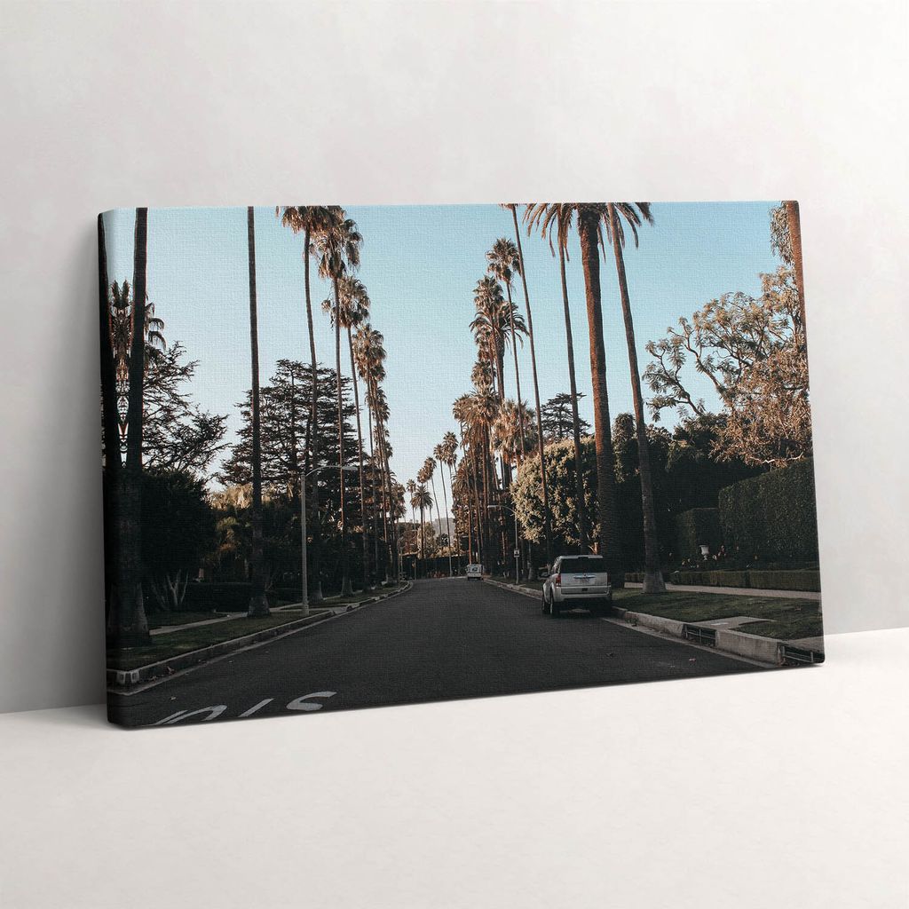 Fahrzeug auf der Straße zwischen Bäumen – Leinwandbild Wandbild – 30x20 cm – Leinwandbilder – Wandbilder – Schlafzimmer – Flur