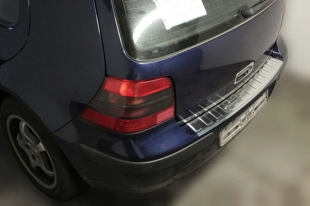 Battitacco Posteriore Acciaio Inox VW Golf IV 4 - Protezione Bordo Carico