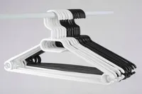 SEVICO Kunststoff Kleiderbügel 50 Stück Schwarz Wäschebügel Bügel drehbarer Garderobenbügel Hosenbügel W5-CZ-50X