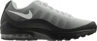 Nike Air Max Invigor Herren Laufschuh in Schwarz, Größe 7.5