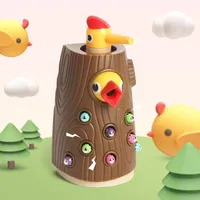 Topbright Woodpecker Krmení hry