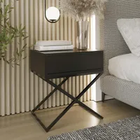 Noční stolek Max v moderním designu včetně zásuvky Noční stolek s kovovým rámem ve tvaru x 45 x 50 x 35 cm, barva: černá, barevný rám: černý