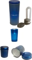 James Premium® Kaffeepad-Dose, Blech, Metallic BLAU mit Padheber Schokostreuer Metallic Glas 269ml metallic
