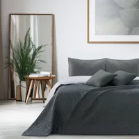 Tagesdecke Bettüberwurf mit Steppung Blumenmuster 240 x 260 cm - weiß-grau