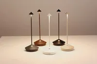 LED-Tischleuchte Pina Pro Kupferblatt wiederaufladbar und dimmbar kabellos Zafferano 2200-2700-3000K