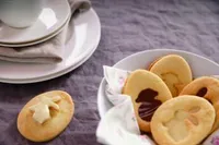 Dr. Oetker Linzer-Ausstecher "Osterei, Häschen & Schäfchen", Keks- und Plätzchenformen aus der Serie "Goldiges Ostern (Farbe: Silber), Menge: 3 Stück