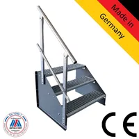 3 Stufen Standtreppe Modell 1 Treppe Stahltreppe freistehend Breite 110cm Höhe 63cm verzinkt mit einseitigem Geländer