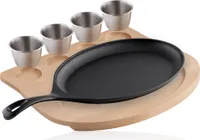 BBQ-Toro Gusseisen Servierpfännchen mit Edelstahl Dippschalen und Holzunterlage | 24 x 17,5 cm oval