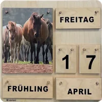 Dauerkalender aus Holz | Wand-, Tisch + Lernkalender | Handgefertigt - Motiv Wildpferde