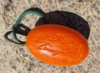 Kordelseife mit Sheabutter Sanddorn
