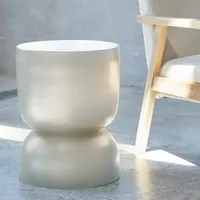 sweeek - Beistelltisch, Sofaende, Nachttisch aus Metall, Ø32 x H 42 cm - Creme